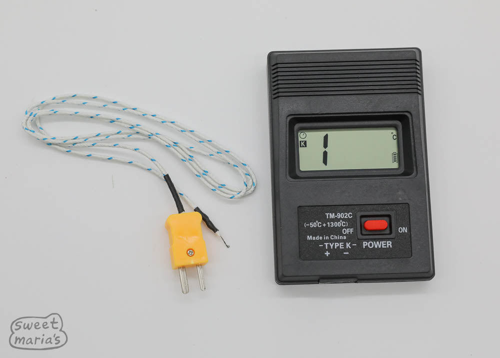  battery compartment. Basic Celsius Thermometer with Thermocouple Probe
