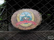 A wooden sign reads "Cafetalera Buenos Aires"